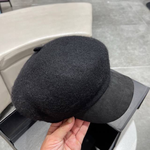 Ny 秋冬款简约军帽 今年最流行帽型 材质做工精细 好搭